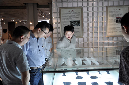 浙江省鎮(zhèn)海中學(xué)校友總會(huì)直屬分會(huì)成立大會(huì)在公司舉行