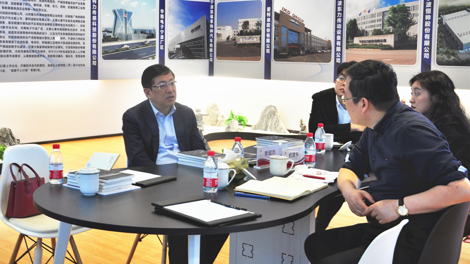 寧波市江北區(qū)委副書(shū)記、區(qū)政法委書(shū)記李冠杰一行赴柯力傳感調(diào)研